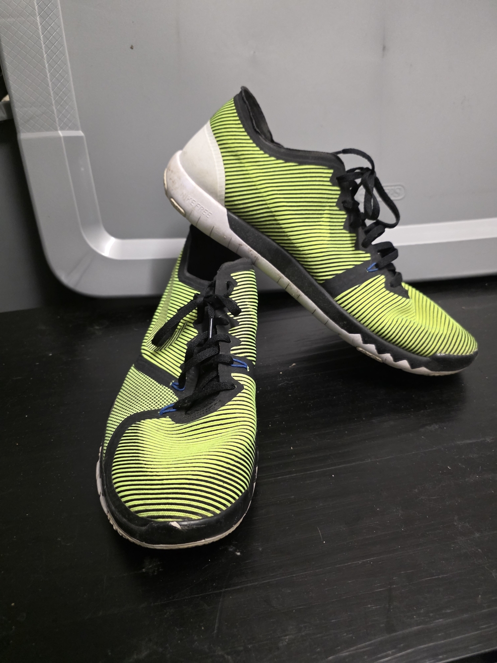 Nike Men's Neon Green Yellow and Black Training Sneakers